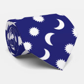 Weiße Sonnen und Monde auf der blauen Krawatte Mit (Gerollt)