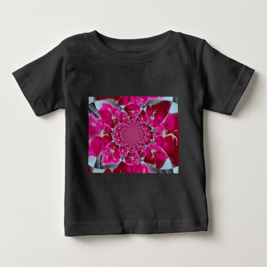 Weiße Spinne auf einer wunderschönen Rote Rose Baby T-shirt (Vorderseite)
