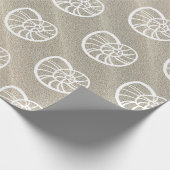 Weiße Spiral-Muscheln und Sand Geschenkpapier (Ecke)