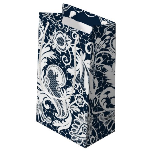 Weiße Spitze 2 Kleine Geschenktüte (Rückseite Schrägansicht)