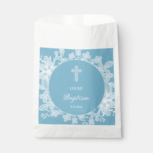 Weiße Spitze auf Pastellblauer Taufe Geschenktütchen (Vorderseite)
