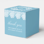 Weiße Spitze auf Pastellblauer Taufkirche Geschenkschachtel (Rückseite)