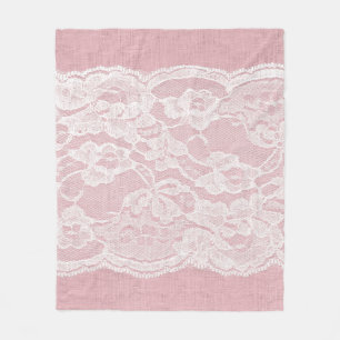 Weiße Spitze auf Pastellrosa Linen Textur Fleecedecke