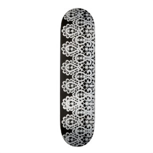 Weiße Spitze bildet eine empfindliche Grenze gege Skateboard