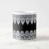 Weiße Spitze bildet eine empfindliche Grenze gegen Jumbo-Tasse (Vorderseite)