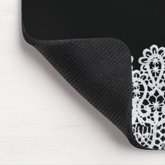 Weiße Spitze bildet eine empfindliche Grenze gegen Mousepad (Ecke)