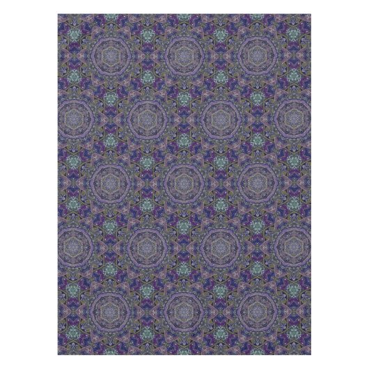 Weiße Spitze der OstZenmandala-Geldstrafe auf Lila Tischdecke (Vorderseite)