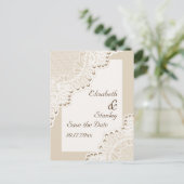 Weiße Spitze mit Perlen Hochzeit Save the Date Ankündigungspostkarte (Stehend Vorderseite)