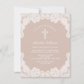 Weiße Spitzen auf blassbraune Taufe Einladung (Vorderseite)