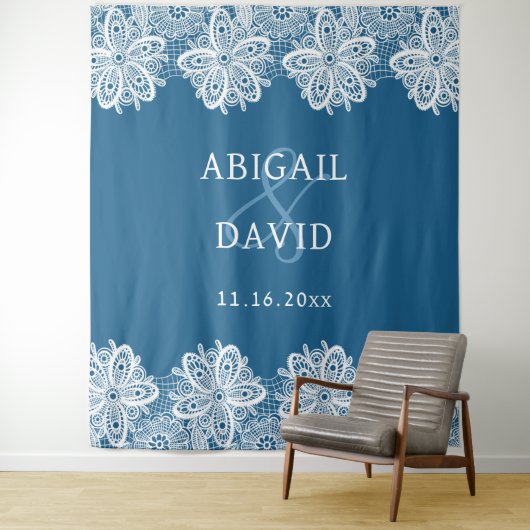 Weiße Spitzen auf blauem Hochzeitshintergrund Wandteppich (Beispiel)