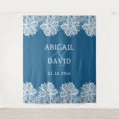 Weiße Spitzen auf blauem Hochzeitshintergrund Wandteppich (Vorderseite)