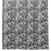 Weiße Spitzen auf dem schwarzen Duschvorhang (Vorderseite)