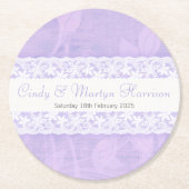 Weiße Spitzen auf lila Untersetzer für Hochzeitsar (Vorderseite)