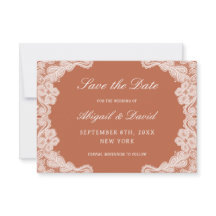 Weiße Spitzen auf Terracotta Hochzeit retten Datum