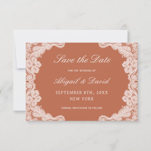 Weiße Spitzen auf Terracotta Hochzeit retten Datum Save The Date (Vorderseite)