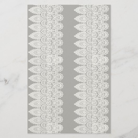 Weiße Spitzen bilden einen zarten Rahmen gegen Sch Briefpapier (Vorderseite)