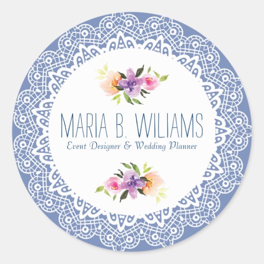 Weiße Spitzen und BlumenBouquet Runder Aufkleber (Vorderseite)