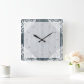 Weiße Spitzen und rustikale, gewitterte Imitate Ho Quadratische Wanduhr (Zuhause)