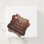 Weiße Spitzen und rustikales Holzkörnchen Geschenkanhänger (Beispiel)