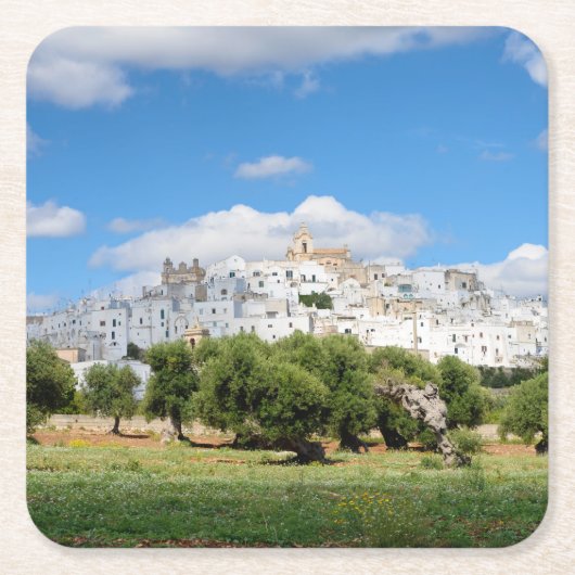 Weiße Stadt Ostuni mit Olivenbäumen, Rechteckiger Pappuntersetzer (Vorderseite)