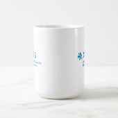 Weiße Tasse mit blauem AMBS-Logo (Mittel)