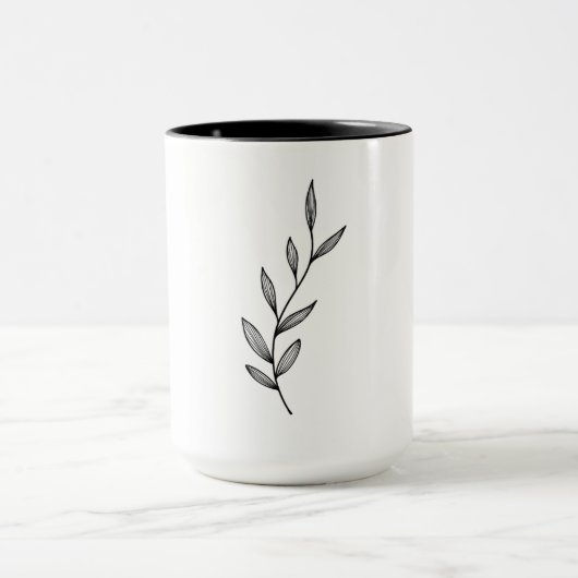 Weiße Tasse mit handgefertigtem Design (Zentrum)