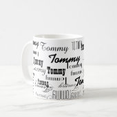 Weiße Tasse mit Schwarz-Namen-Muster (Vorderseite Links)