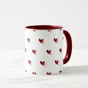 Weiße Tasse – Muster aus dunkelroten Herzen
