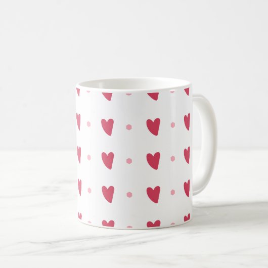 Weiße Tasse – Wellige rote Herzen & Punkte (VorderseiteRechts)