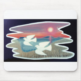 Weiße Tauben fliegen Mousepad