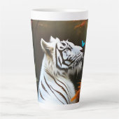 Weiße Tiger, die Momente lieben, Latte-Tasse Milchtasse (Vorderseite)