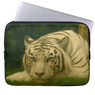 Weiße Tiger-Ruhen im Wald-Schatten Laptopschutzhülle