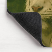 Weiße Tiger-Ruhen im Wald-Schatten Mousepad (Ecke)