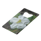Weiße tropische Blume auf Fidschi Kreditkarten Flaschenöffner (Vorderseite Schrägansicht)