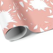 Weiße tropische Blume und Blätter in Rosa Geschenkpapier (Rolleneckpunkt)