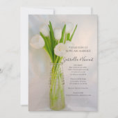 Weiße Tulips in Milchflaschen Frühlingshochzeit Einladung (Vorderseite)