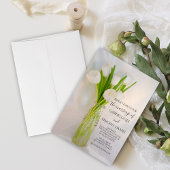 Weiße Tulips in Milchflaschen Frühlingshochzeit Einladung