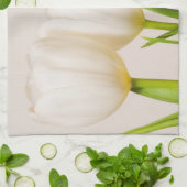 Weiße Tulpen mit weißem Hintergrund, Geschirrtuch (Gefaltet)