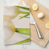 Weiße Tulpen mit weißem Hintergrund, Geschirrtuch (Viertel Falte)
