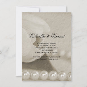 Weiße Tulpenblüte und Perlen Save the Date