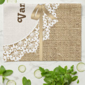 Weiße Tüte mit Spitzen und Leinenkorb Geschirrtuch (Gefaltet)