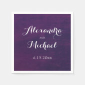 Weiße Typografie auf Lila Hochzeit Serviette (Vorderseite)