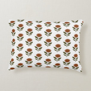 Weiße und braune florale Boho Dekokissen