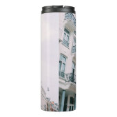 WEISSE UND BROWNE GEBÄUDE THERMOSBECHER (Rückseite)