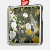 Weiße und gelbe Stiefmütterchen Silbernes Ornament (Links)
