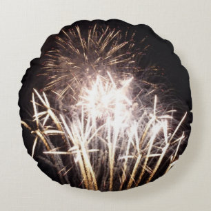 Weiße und goldene Feuerwerke I Patriotische Feier Rundes Kissen
