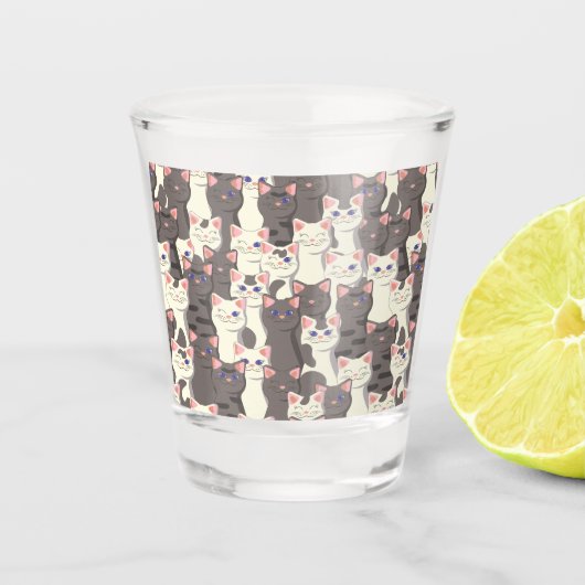 Weiße und graue Katzen Schnapsglas (Vorderseite)