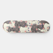 Weiße und graue Katzen Skateboard (Horizontal)