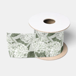Weiße und grüne Hortensien-Gartenblumen  Satinband