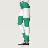 Weiße und grüne Stipes Leggings (Links)